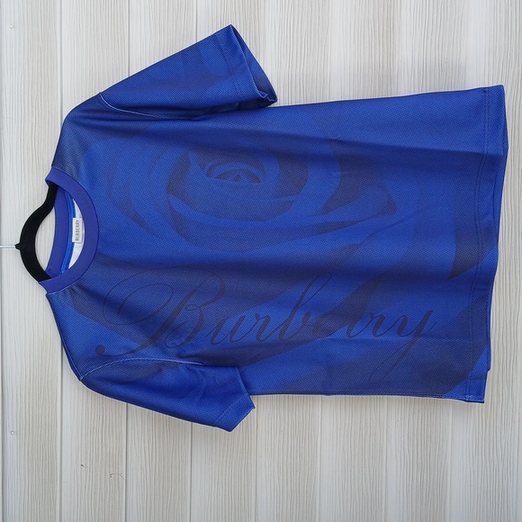 $820 Burberry Floral Blue Graphic T-Shirt, run large (Unisex), P2P 21 - Picture 2 of 8